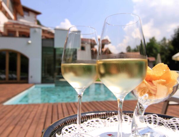 Aperitivo a bordo piscina